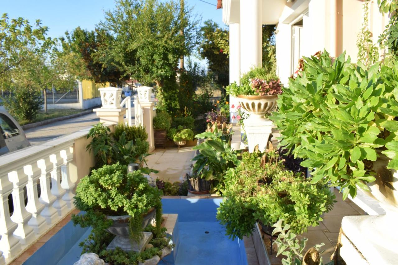 Five Stars In Trikala Apartment Exterior foto